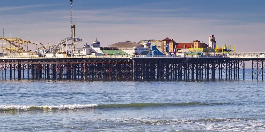 Brighton, England: Punk, Big Beat, and a Coastline That Breeds Rebels (Image Credits: Pixabay)