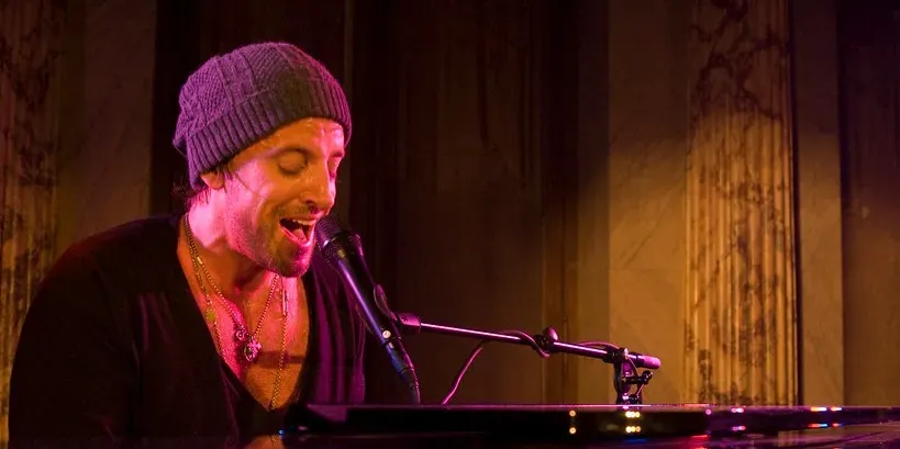 Daniel Powter, "Bad Day" (Image Credits: Flickr)