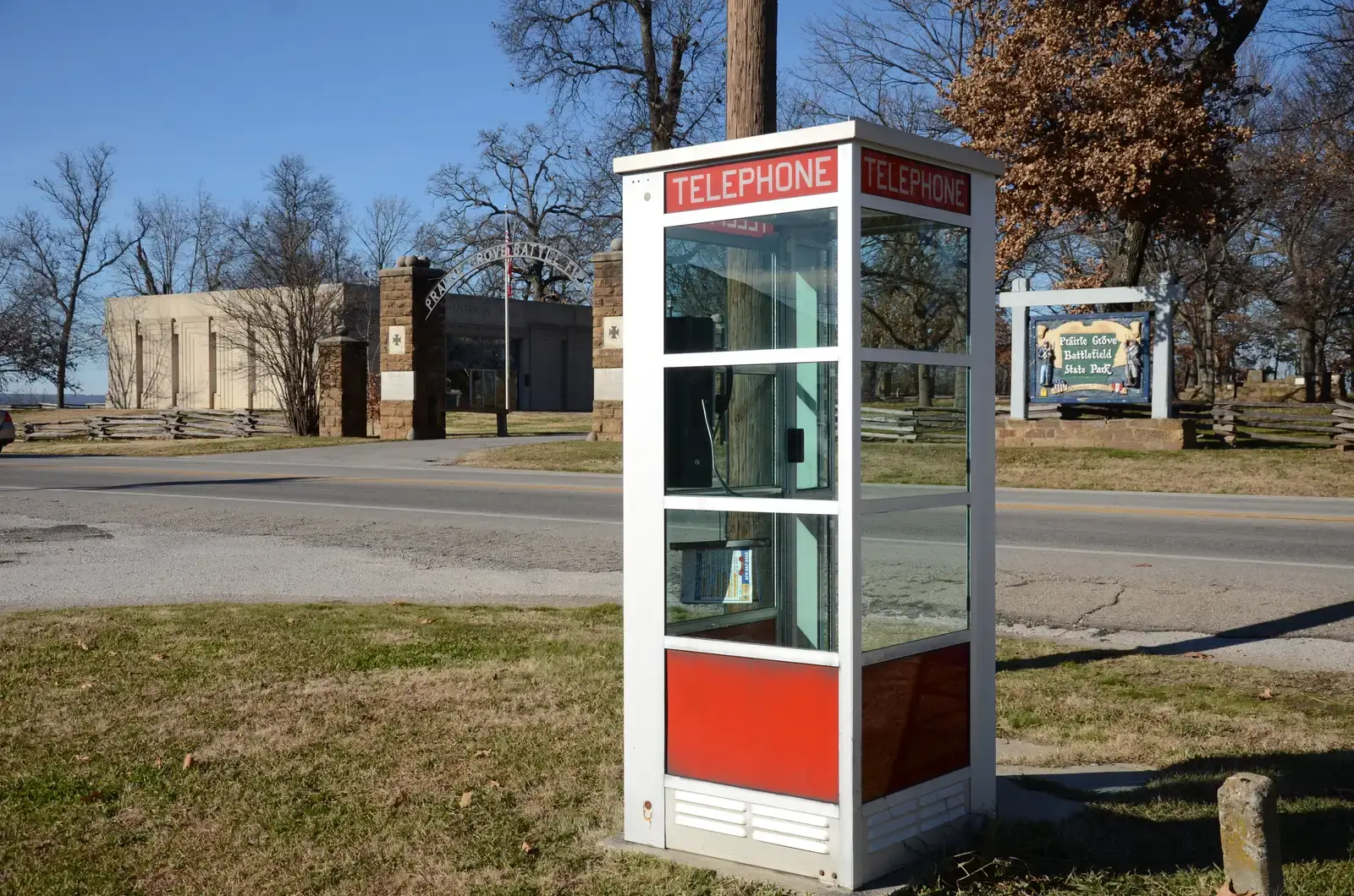 Phone Booth (2002) (By Valis55, CC BY-SA 3.0)