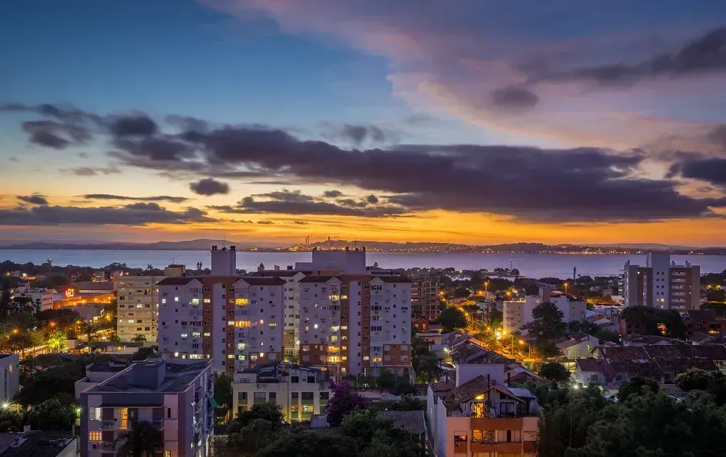 Crime Prevention Through Environmental Design (Felipe Valduga, Flickr, CC BY 2.0)