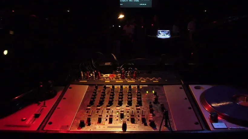 Trip-Hop Emerged from Bristol Studio Experiments (Image Credits: Flickr)