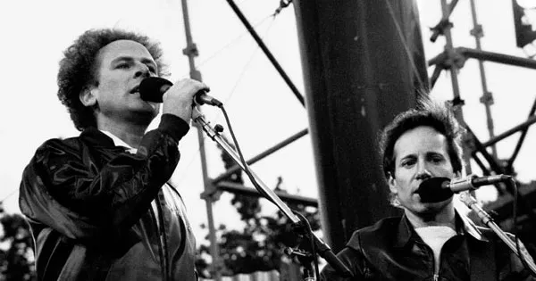 Simon & Garfunkel (Image Credits: Wikimedia)