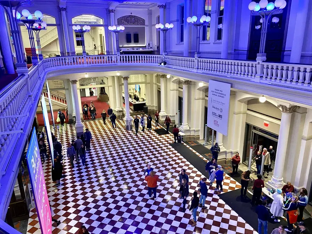 Modern Arenas: Record-Breaking Capacities and Game-Changing Infrastructure (Image Credits: Flickr)