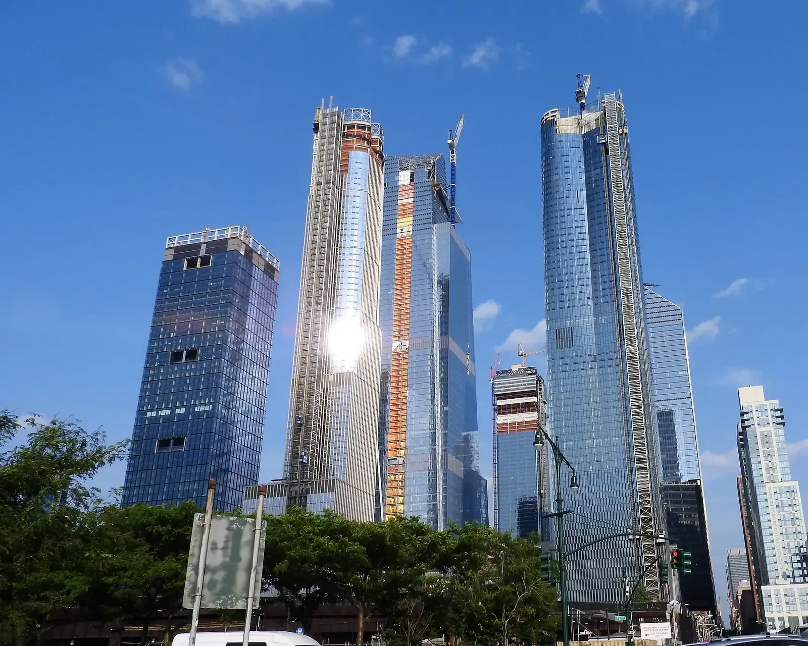 A City Defining Its Own Identity (By Jim.henderson, CC BY-SA 4.0)