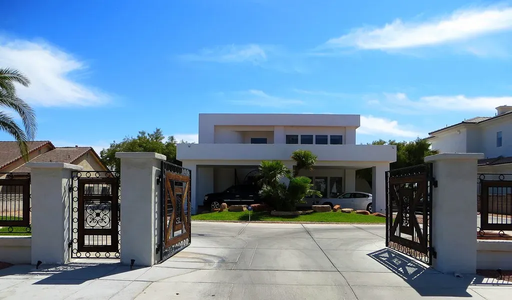 Las Vegas Home Prices Have Climbed to a Point That Stings (WasifMalik, Flickr, CC BY 2.0)