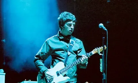 4. Wonderwall – Oasis (1995) (Image Credits: Wikimedia)