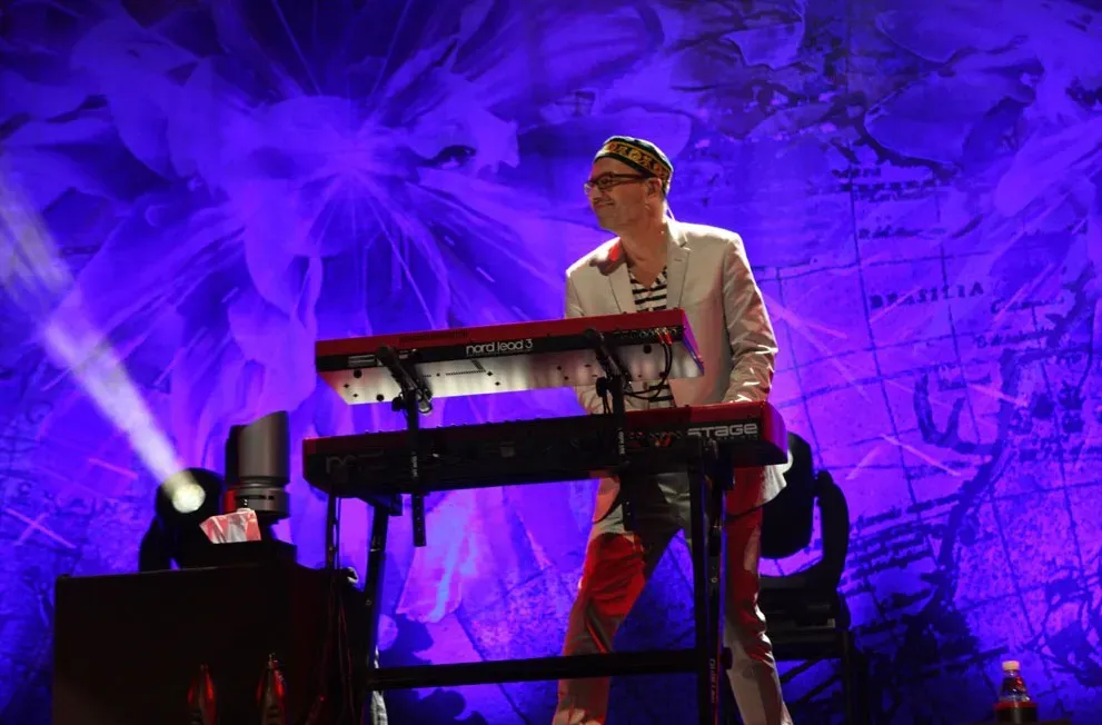 7. The Moment You Realized the Music Was Bigger Than the Room (Image Credits: Wikimedia)