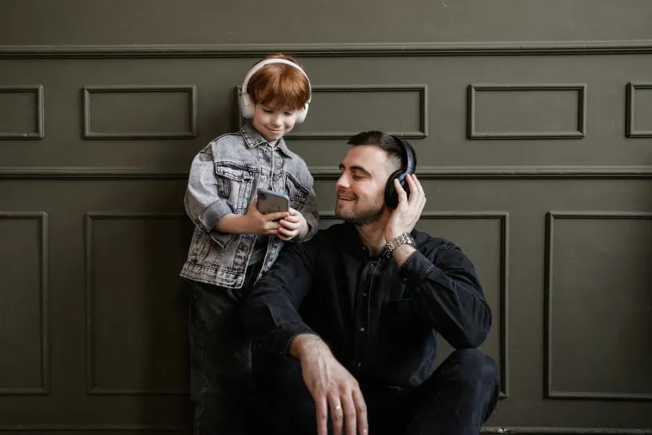 A son recognizes his father's voice (Image Credits: Pexels)