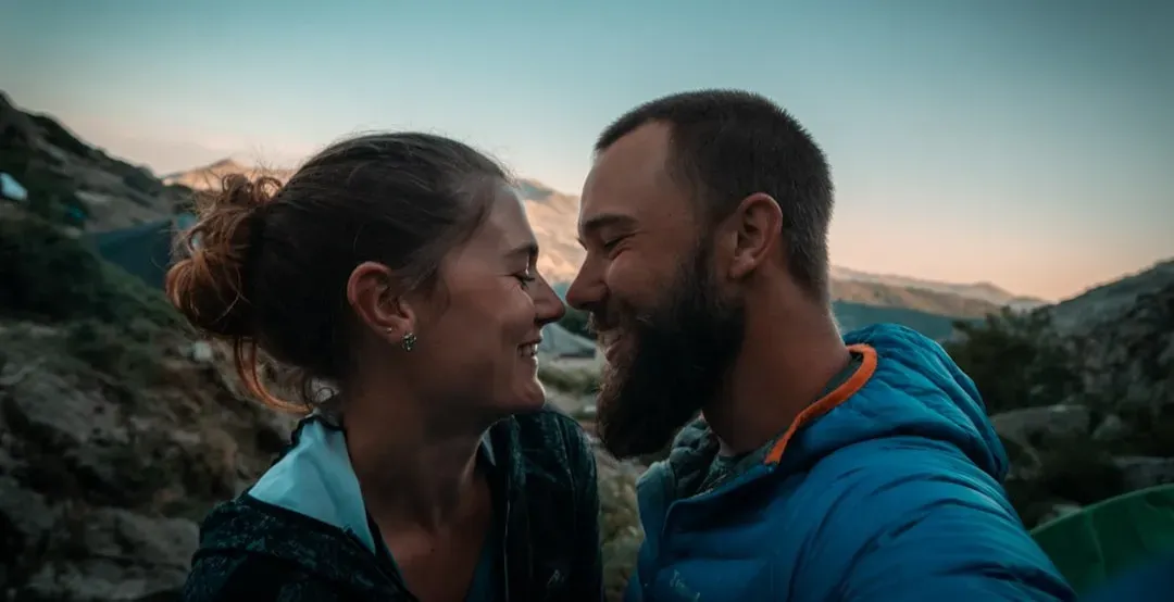 Eye contact and timing matter more than the dialogue (Image Credits: Unsplash)