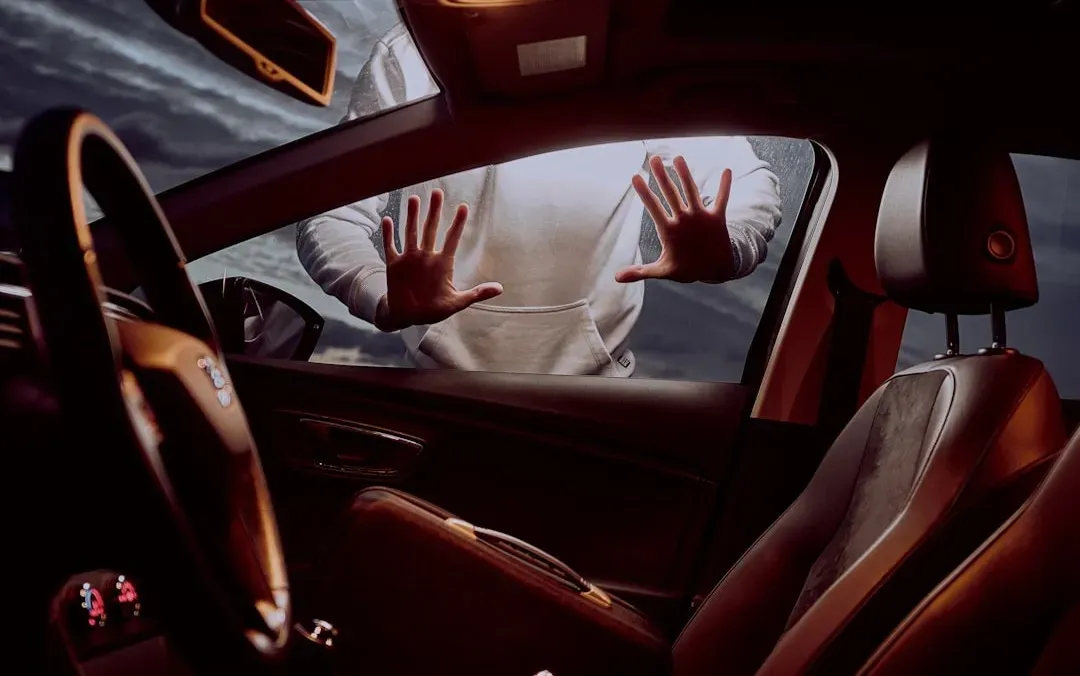 4. Robbery and Carjacking in Sharp Retreat (Image Credits: Unsplash)