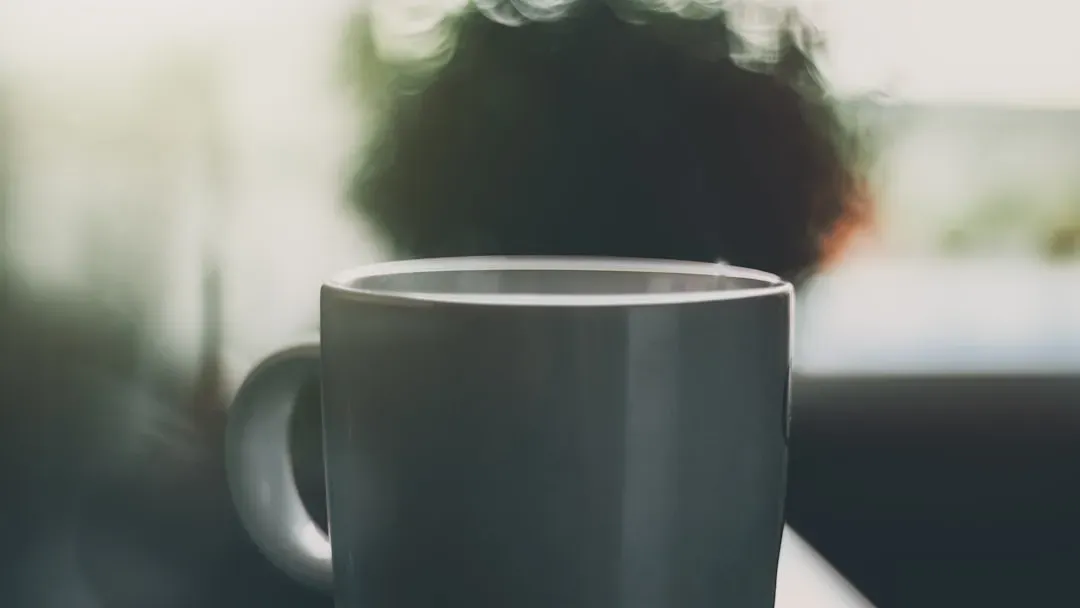 The Dehydration Problem You Wake Up With Every Single Day (Image Credits: Unsplash)