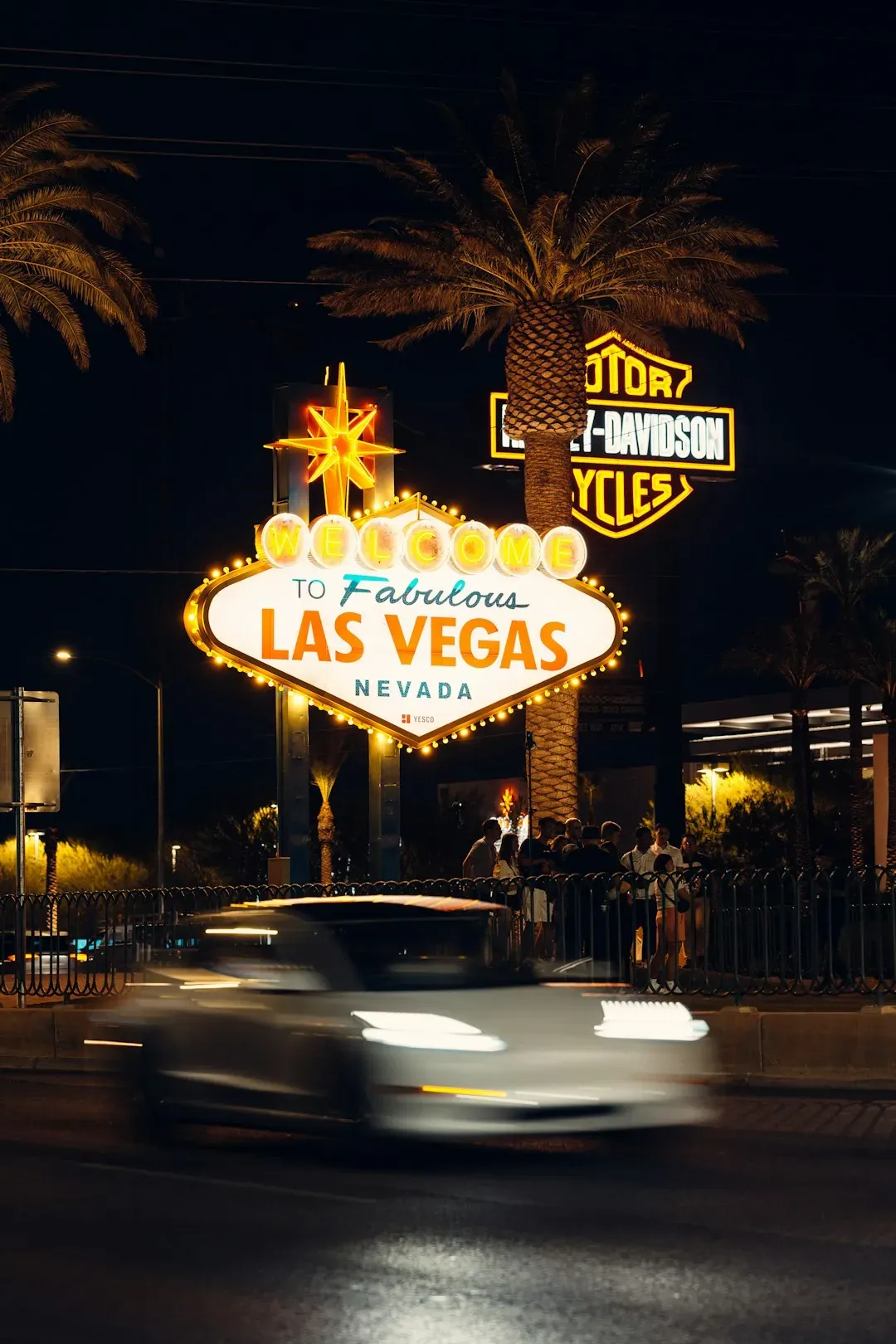 SAHARA Las Vegas: Free Self-Parking and Valet (Image Credits: Unsplash)