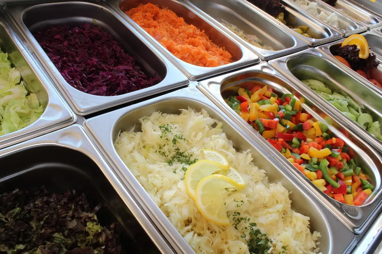 The Paradox of Choice in a Buffet City (Image Credits: Pixabay)