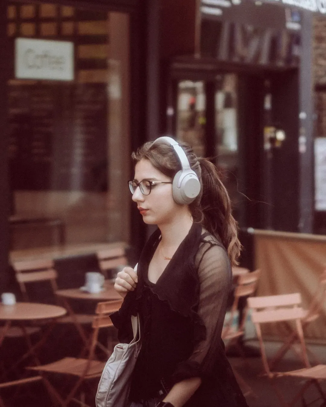 Lo-Fi Hip Hop and Chill Beats (Image Credits: Unsplash)