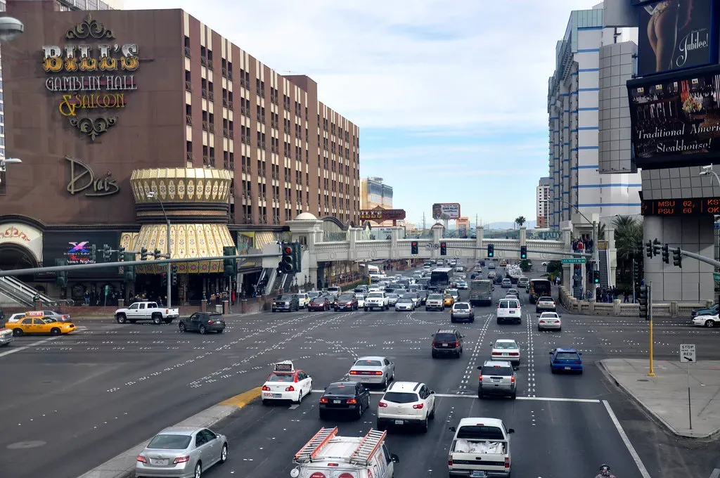 3. Flamingo Road and Las Vegas Boulevard - The Casino Corridor Bottleneck (amboo who?, Flickr, CC BY-SA 2.0)