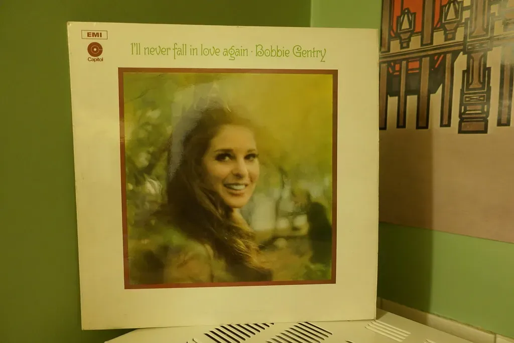 4. Bobbie Gentry - The Singer Who Simply Walked Away (themostinept, Flickr, CC BY-SA 2.0)