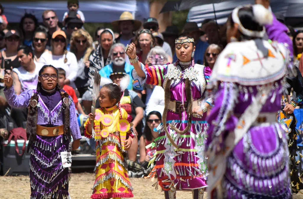 Gathering of Nations: North America's Largest Powwow (Image Credits: Flickr)