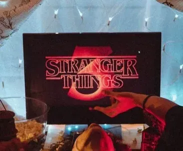 The Byers house living room from Stranger Things (Image Credits: Pexels)