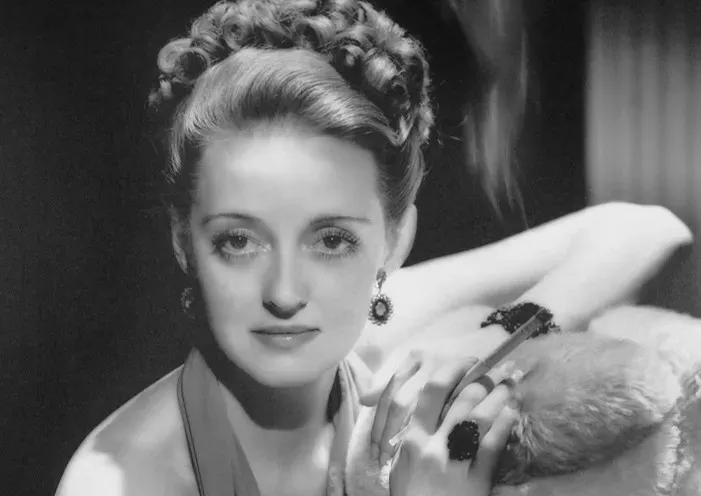 5. "Bette Davis Eyes" by Kim Carnes (Image Credits: Wikimedia)