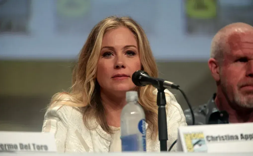 Christina Applegate and the pink briefcase that went to someone else (Image Credits: Flickr)