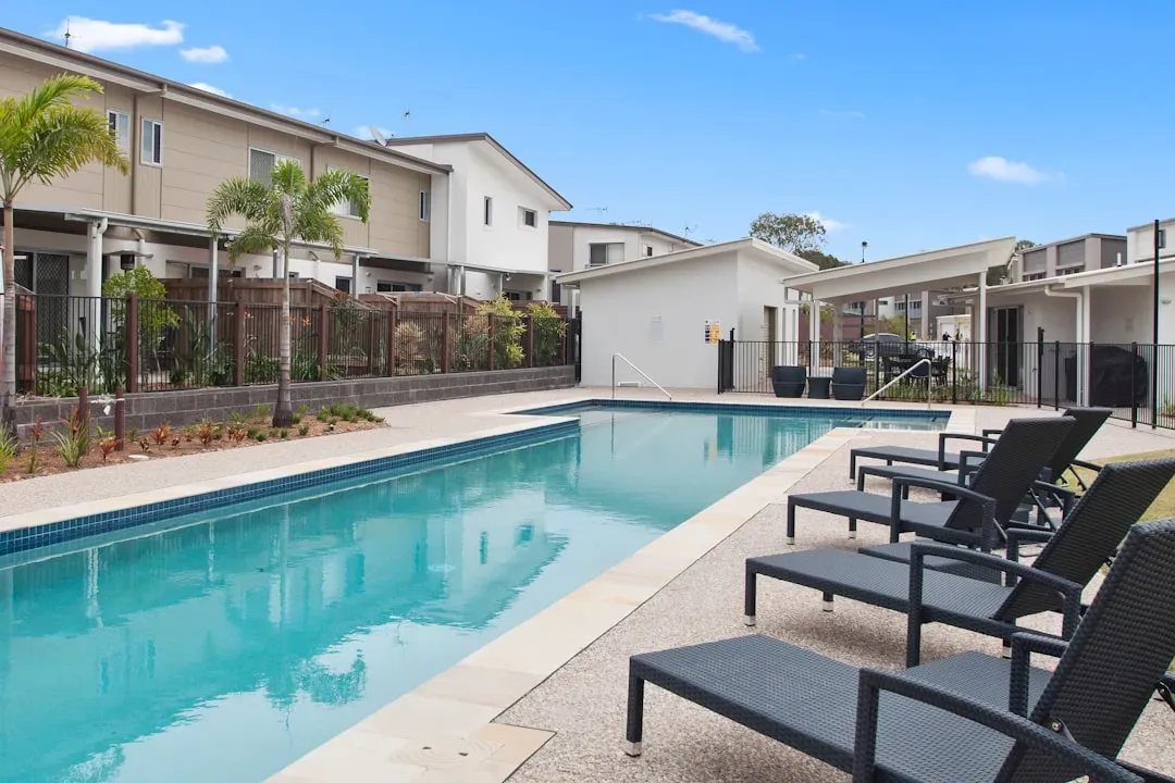 #2 Black Mountain Aquatic Complex - The Neighborhood Favorite That Gets Packed Fast (Image Credits: Unsplash)