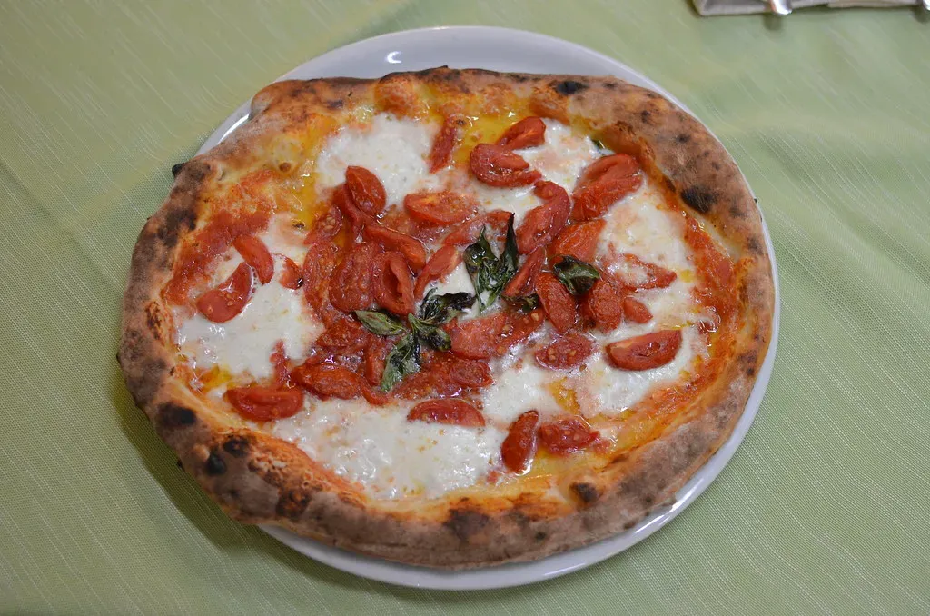 Naples Pizza: Italy's Circle of Perfection (Image Credits: Flickr)