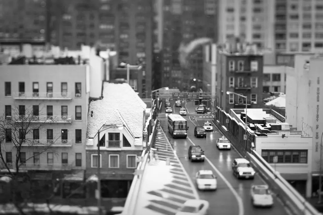 Urban Overstimulation and the Science of Losing Self-Control (Image Credits: Unsplash)