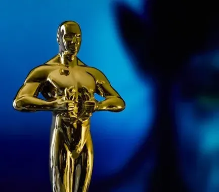 9. The Oscar Statuette's Film Reel Has Five Deliberate Spokes (Image Credits: Pexels)