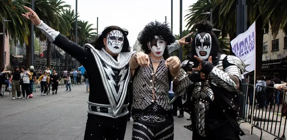 3. KISS stands for "Knights In Satan's Service" (KISS) (Image Credits: Pexels)