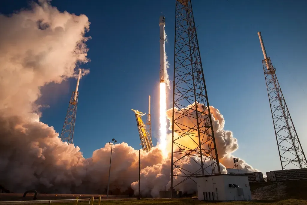 SpaceX and the Satellite Constellation Expansion (Image Credits: Rawpixel)
