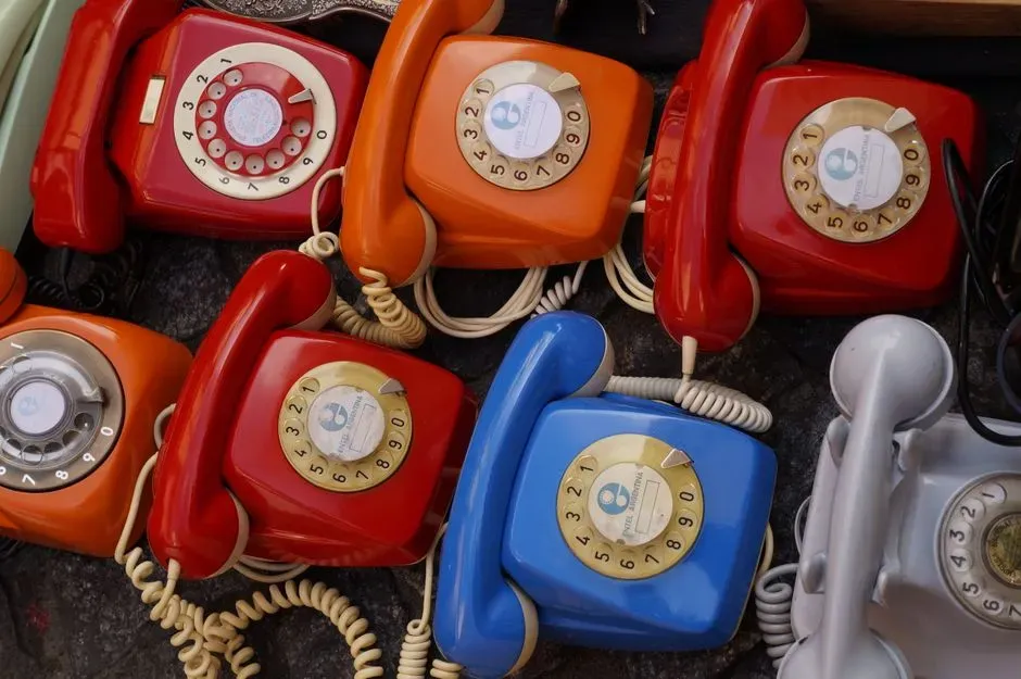 Hanging Up on Someone Without a Reply (Image Credits: Pexels)