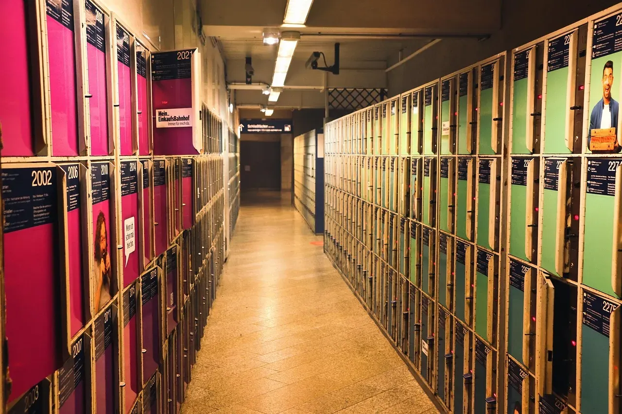 Smart Lockers: Removing the Package From the Porch Entirely (Image Credits: Pixabay)