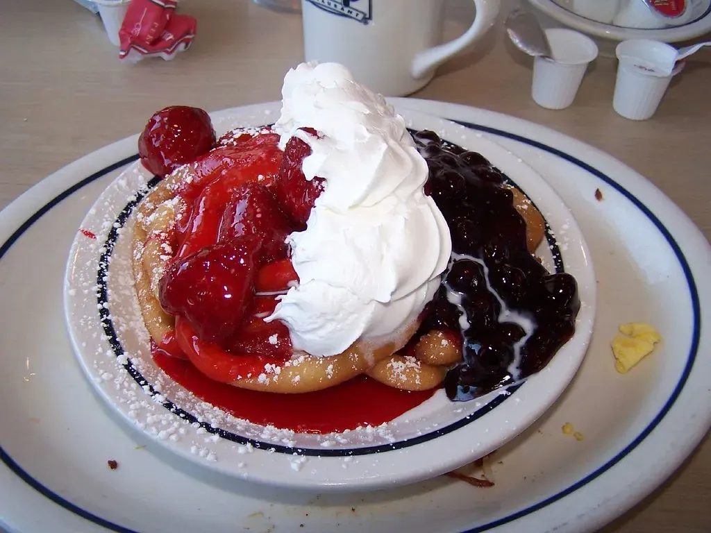 5. Funnel Cake – Music Festivals and State Fairs Nationwide (LostinTexas, Flickr, CC BY 2.0)