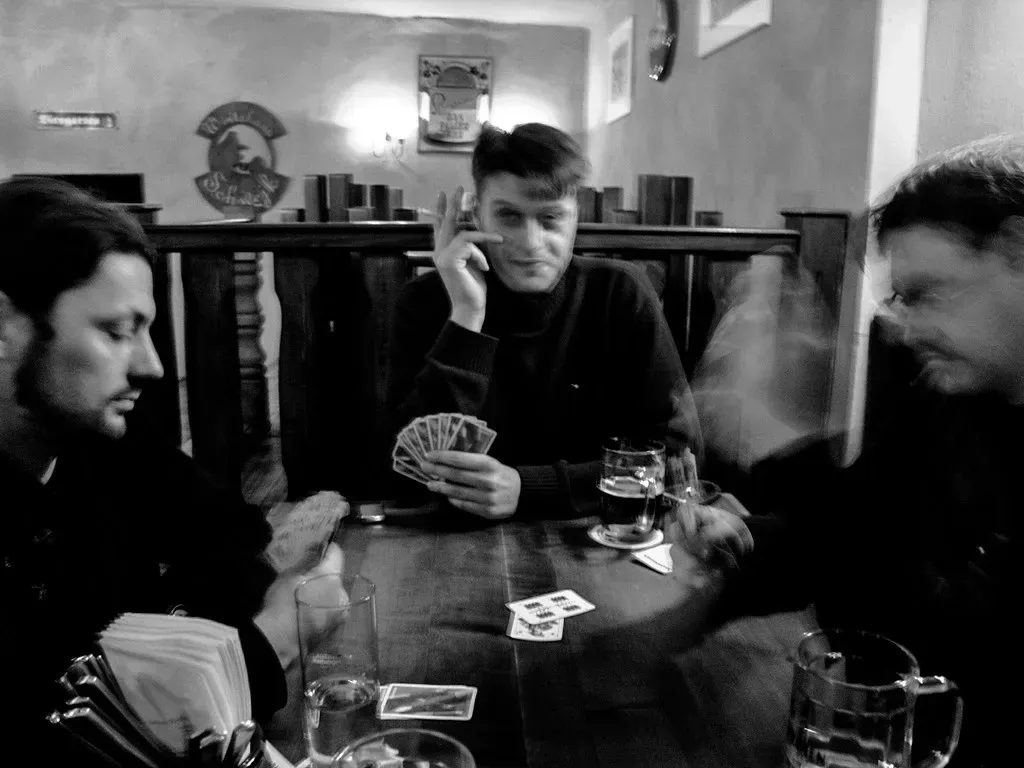 Comp Dollars and Reward Credits: The Direct Path to Slashing Your Restaurant Bill (Image Credits: Flickr)