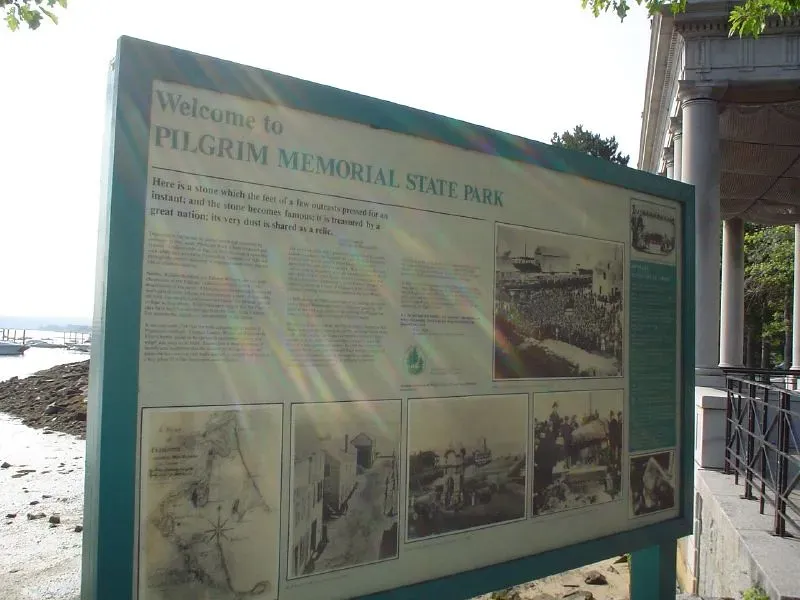 10. Plymouth Rock, Massachusetts - History on a Pebble (midgefrazel, Flickr, CC BY 2.0)