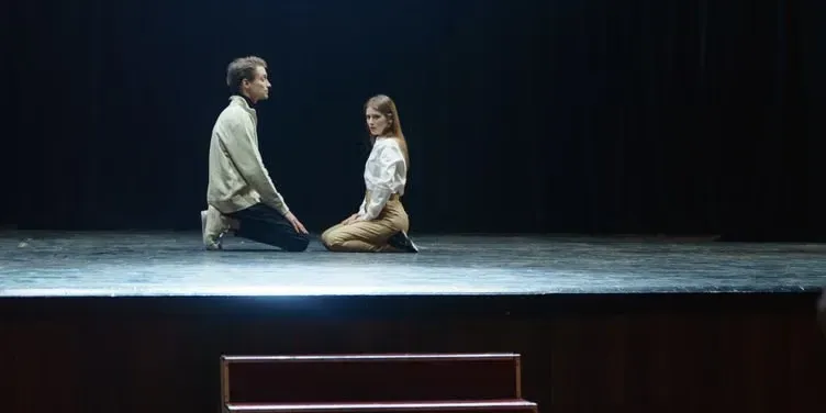 Off-screen relationships that started in the audition room (Image Credits: Pexels)