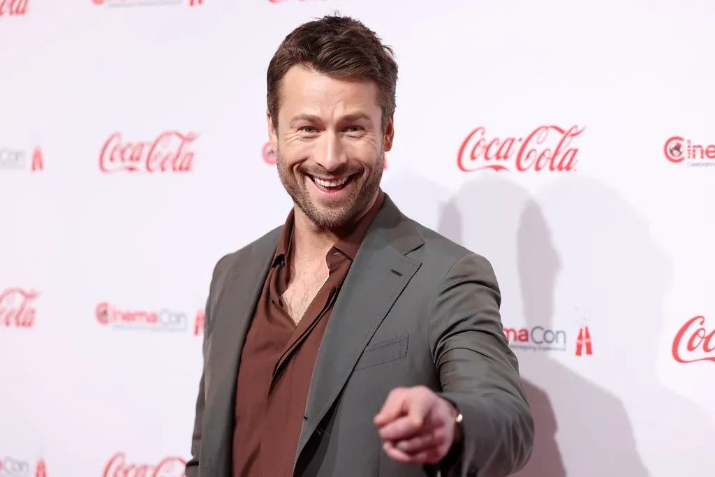 Glen Powell: Top Gun Maverick turned real aviation habit (Gage Skidmore, Flickr, CC BY-SA 2.0)