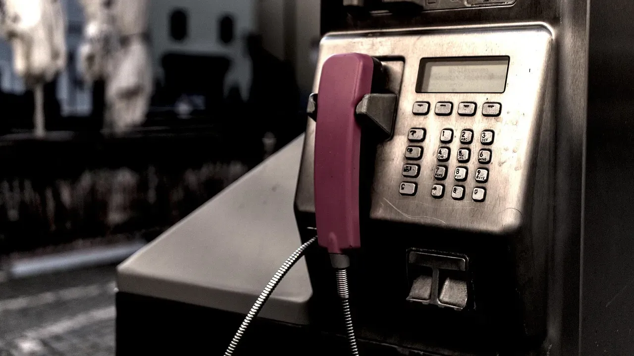 The Phone Booth (Image Credits: Pixabay)