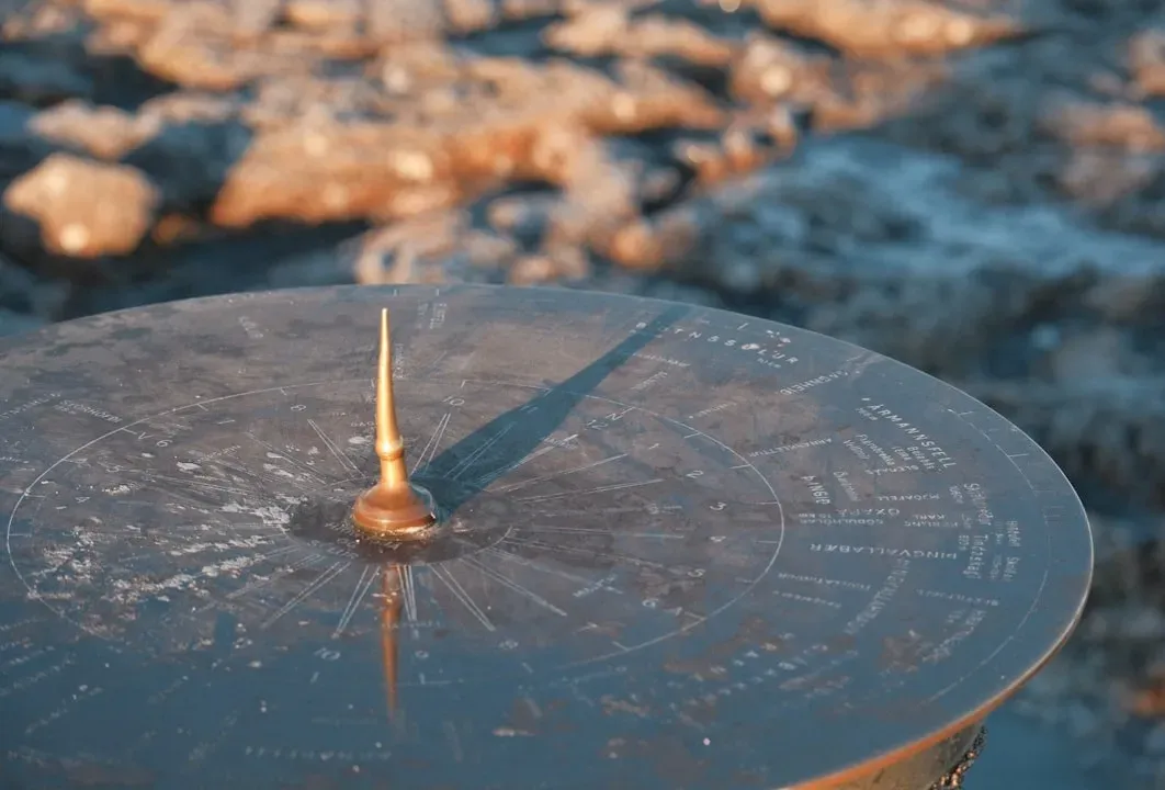 The Compass: An Ancient Invention That Didn't Know Its Own Purpose (Image Credits: Unsplash)