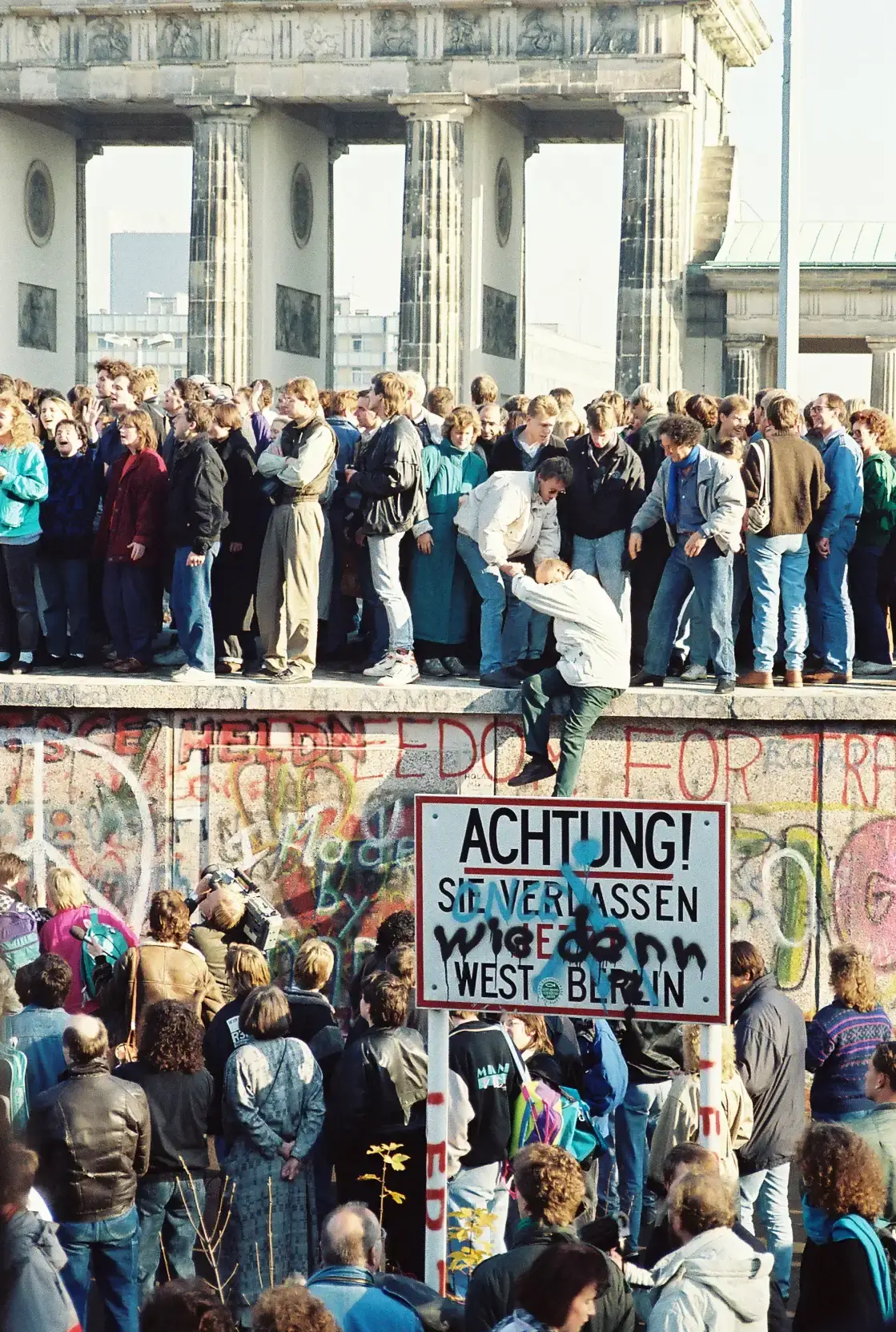 The Fall of the Berlin Wall Ended the Cold War Era (Image Credits: Wikimedia)