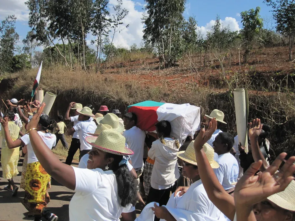 The Famadihana of Madagascar: Dancing With the Dead (NH53, Flickr, CC BY 2.0)