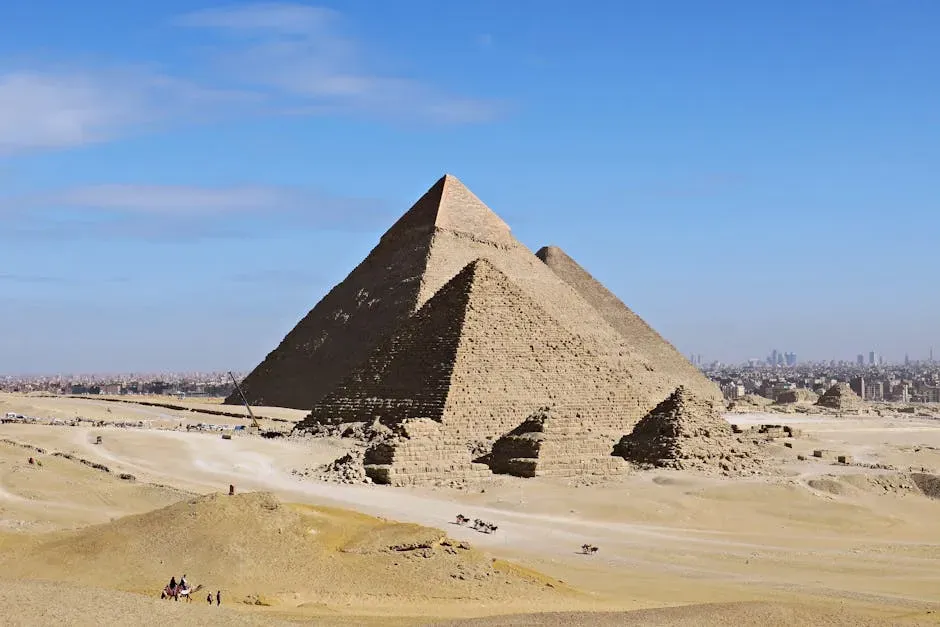 3. The Egyptian Pyramids Were Built by Slaves (Image Credits: Pexels)