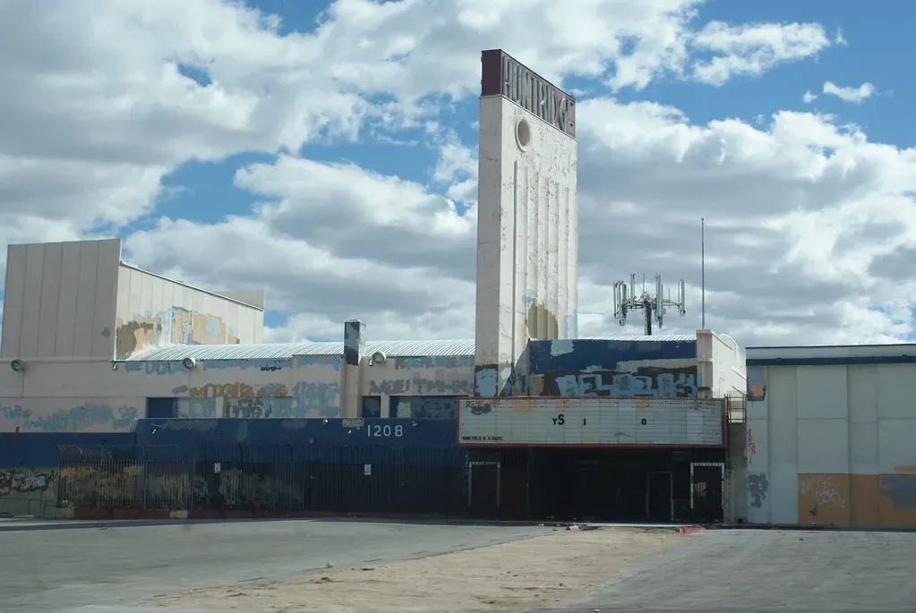 Scorpio: Downtown Las Vegas Arts-Adjacent Areas and Huntridge (bradleygee, Flickr, CC BY 2.0)