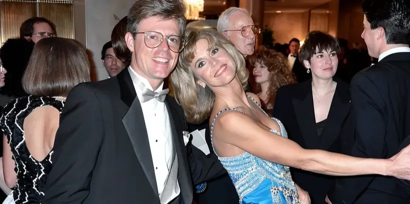 6. Jane Fonda and Henry Fonda (Image Credits: Flickr)