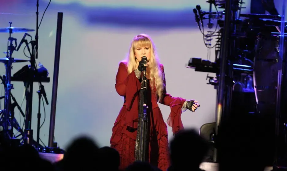 Stevie Nicks and the Parallel Life on Stage (Image Credits: Wikimedia)
