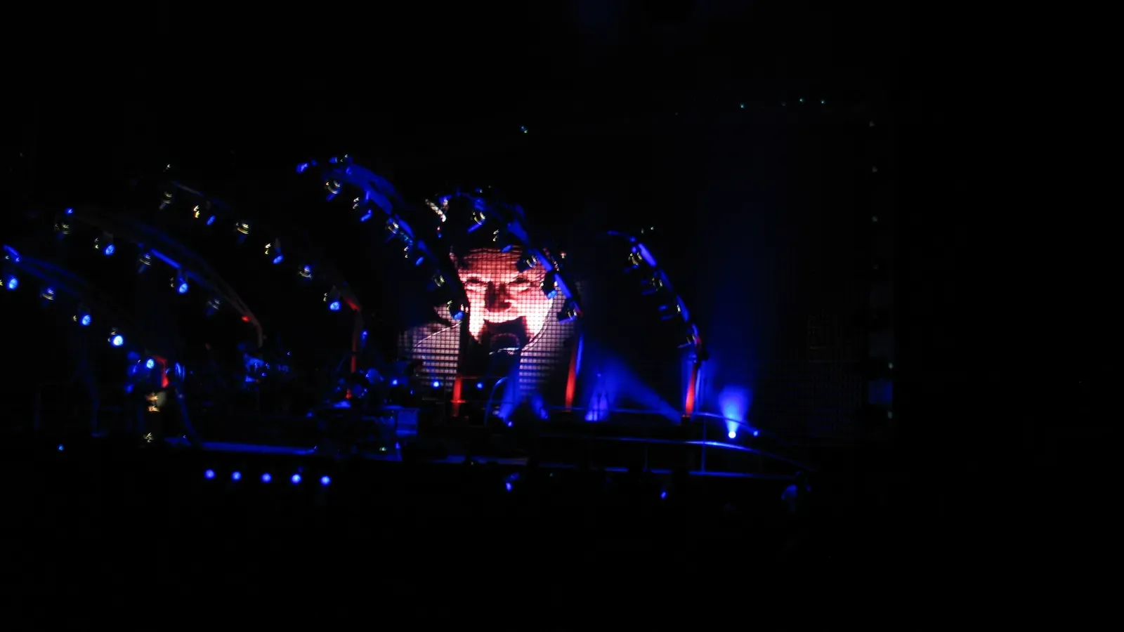 7. Phil Collins – No Jacket Required (1985) (Image Credits: Wikimedia)