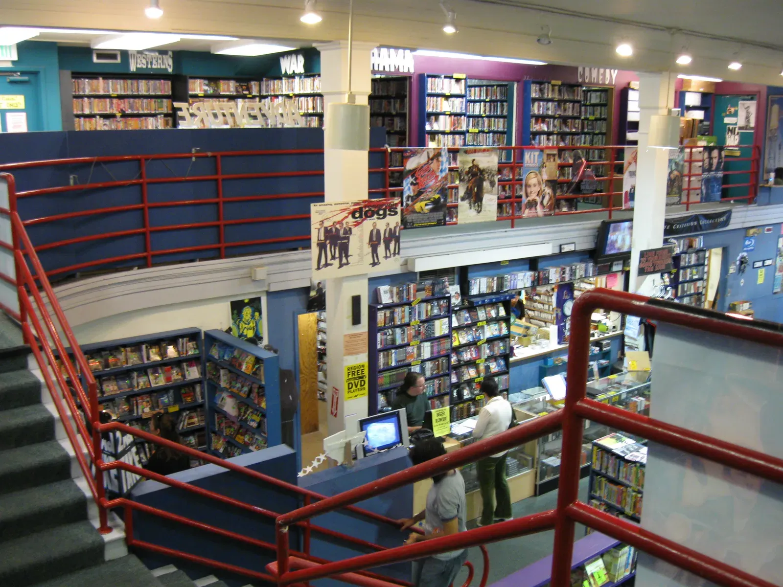2. Hollywood Video (By D Coetzee, CC0)