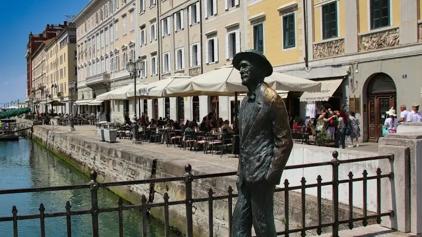 Ulysses by James Joyce (Image Credits: Unsplash)