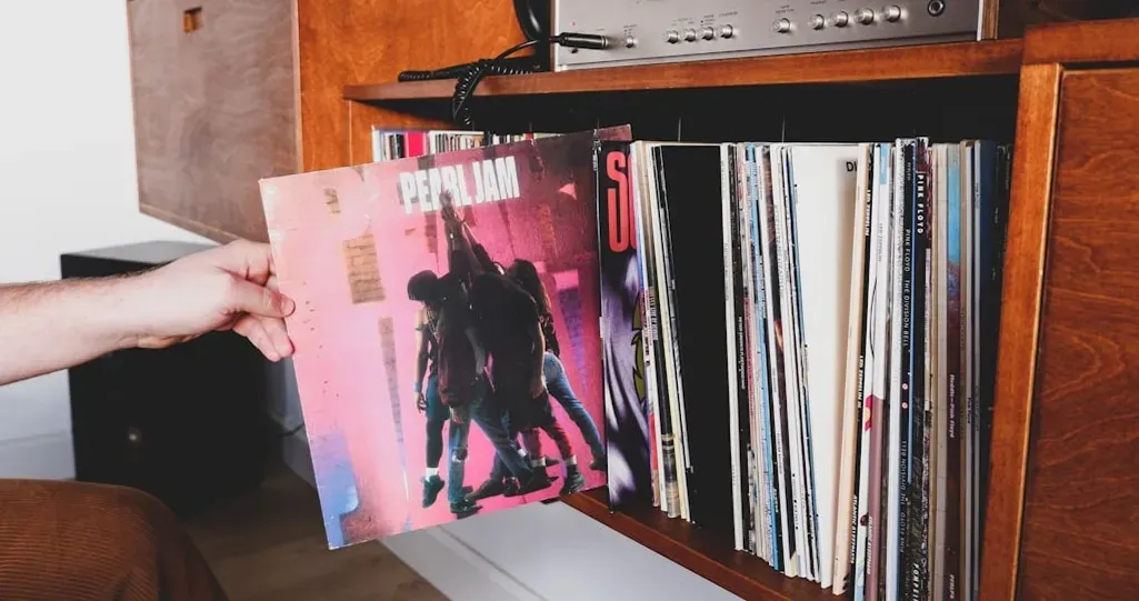 Pearl Jam, "Jeremy" (1992) (Image Credits: Unsplash)