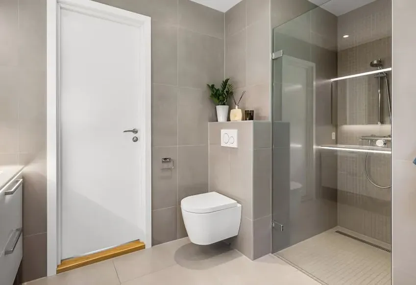 5. You Must Let Strangers Use Your Toilet in Scotland (Image Credits: Pexels)